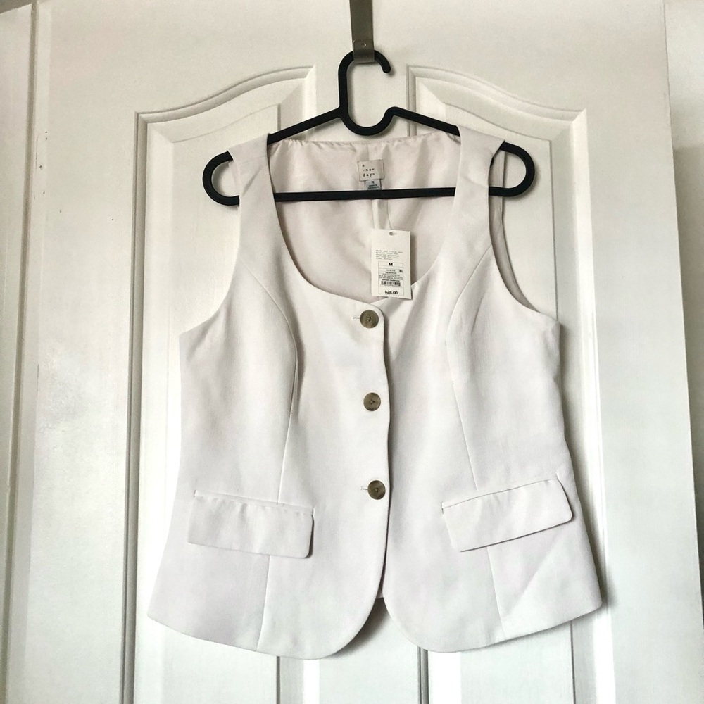 NWT White Sleeveless Button Front Vest Jacket - Brand: A New Day